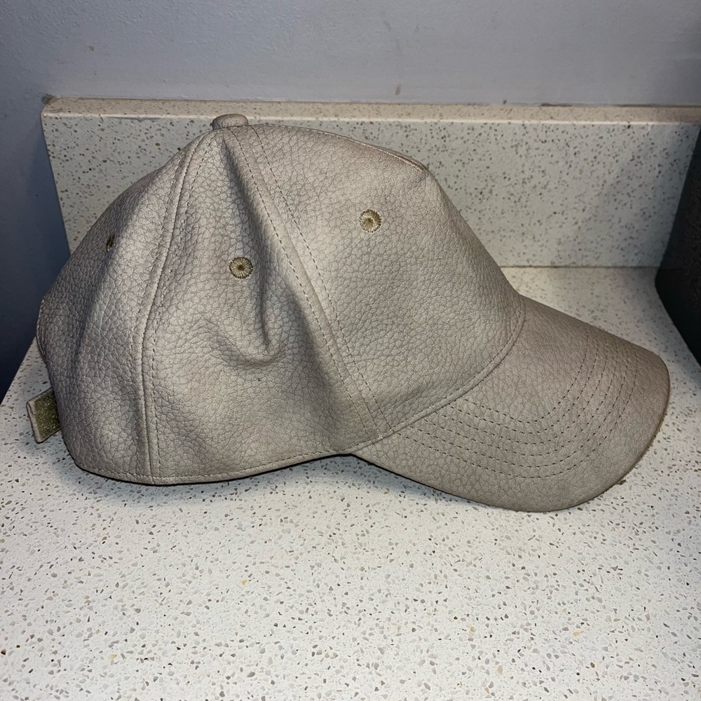 Cream leather hat - Picture 2 of 4